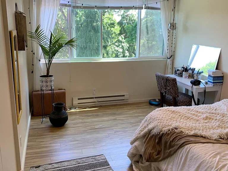 419 19th Ave E #6 — Photo 9