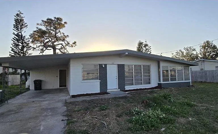 1634 Banyan Dr — Photo 1