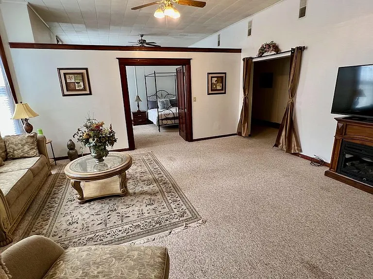 605 Bluff St #120 — Photo 1