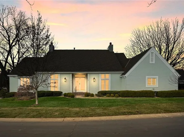 4500 W 113th Ter, Leawood, KS 66211