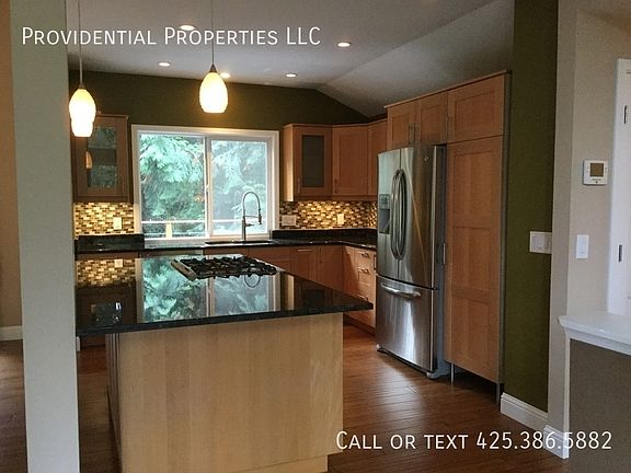 3rd image of 17009 NE 28th Pl