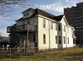 5th image of 1324 Lee St E