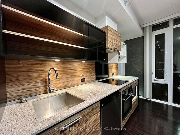 4th image of 75 Saint Nicholas St #707