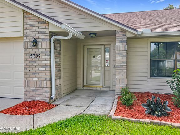 3rd image of 3792 Long Grove Ln