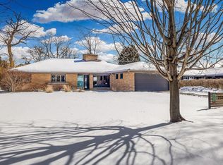 7332 N Crossway Rd, Fox Pt, WI 53217