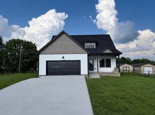 2140 Indian Trl, Lawrenceburg, KY 40342