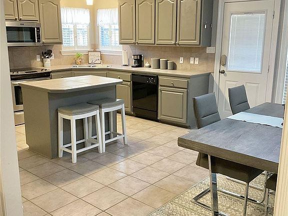 2nd image of 11052 Reyn Dr