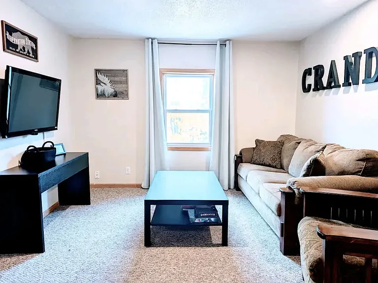 200 N Wildwood Ave #B — Photo 3