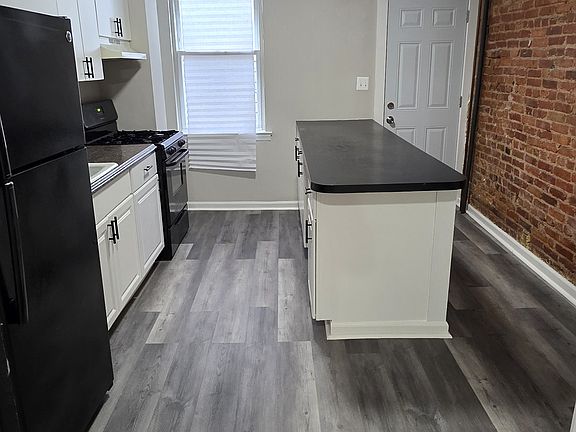 4th image of 151 N Streeper St