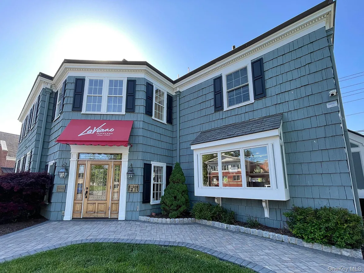 Building Photo - 10 Colonial Ave #C
