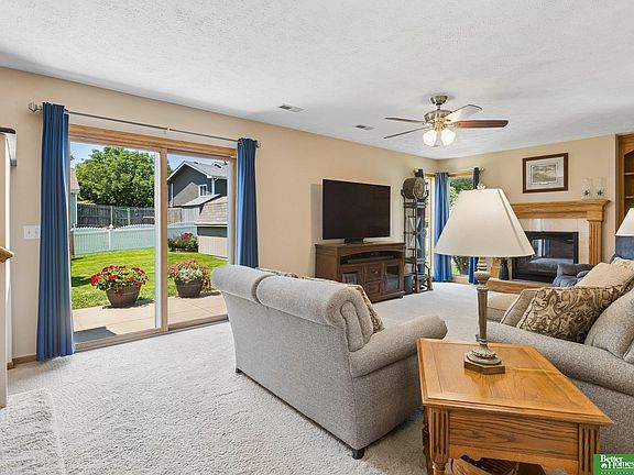 4th image of 210 Oakwood Dr