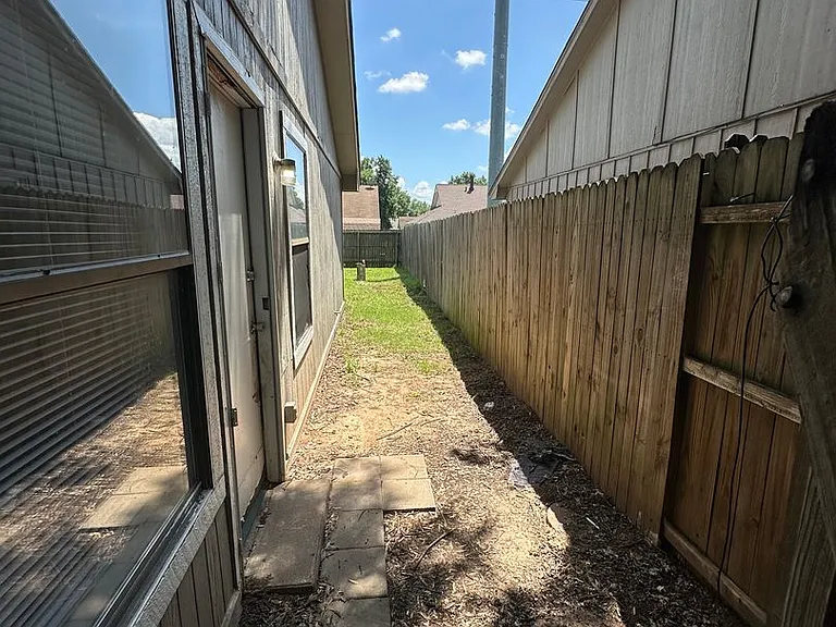 505 W Quantico St — Photo 3