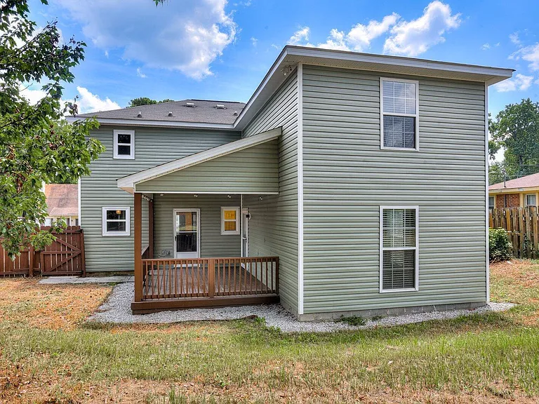 2211 Pleasant Dr — Photo 34