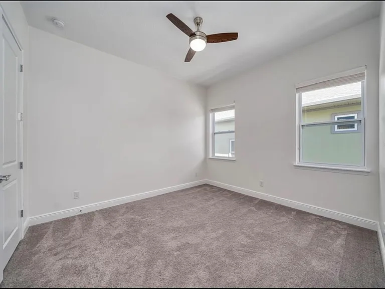 7070 Higgs Aly — Photo 20