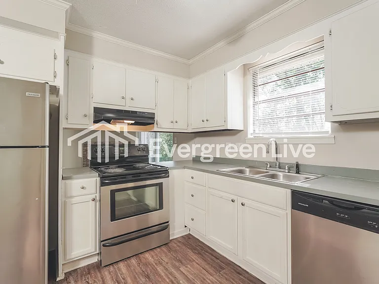 1906 Driftwood Dr — Photo 7