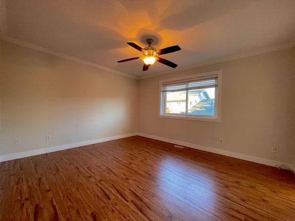 3 bedroom rental in Surrey — photo 13