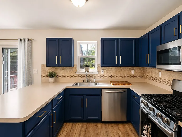 32 Mill Stream Rd — Photo 6