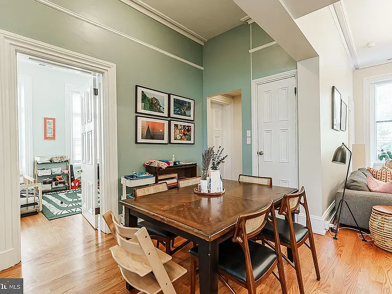 318 Bainbridge St #A — Photo 4