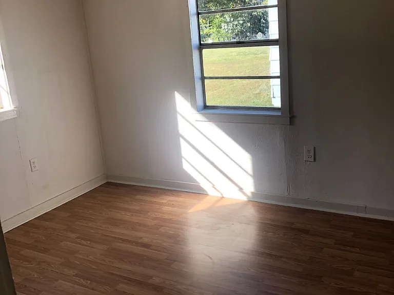 1621 Kathleen St — Photo 3