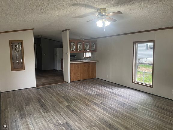 3rd image of 157 Lazy River Rd