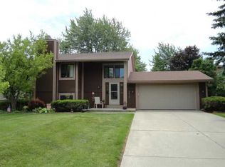 26707 Sheringham Rd, Perrysburg, OH 43551