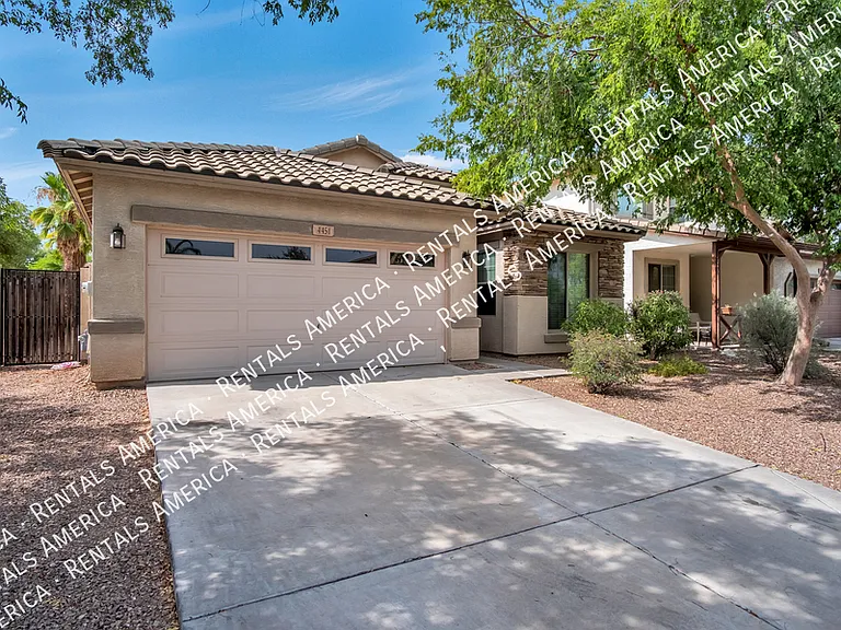 4451 E Moreno Ct — Photo 2