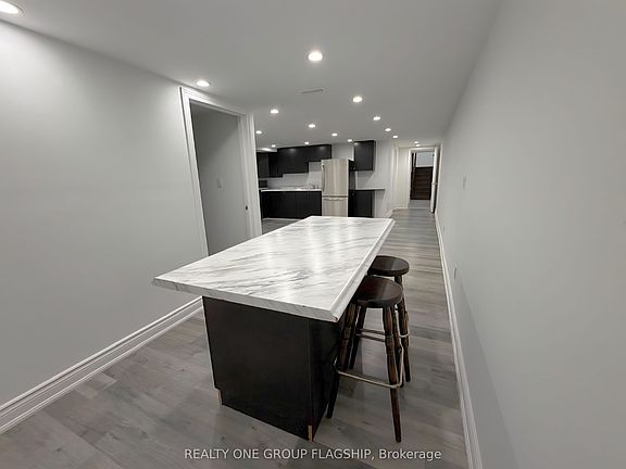 4th image of 521 Thompson Rd S #1