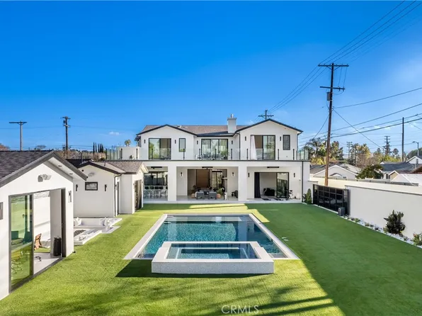 22747 Califa St, Woodland Hills, CA 91367