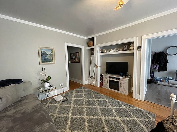 4th image of 4526 1/2 N Damen Ave APT 3B