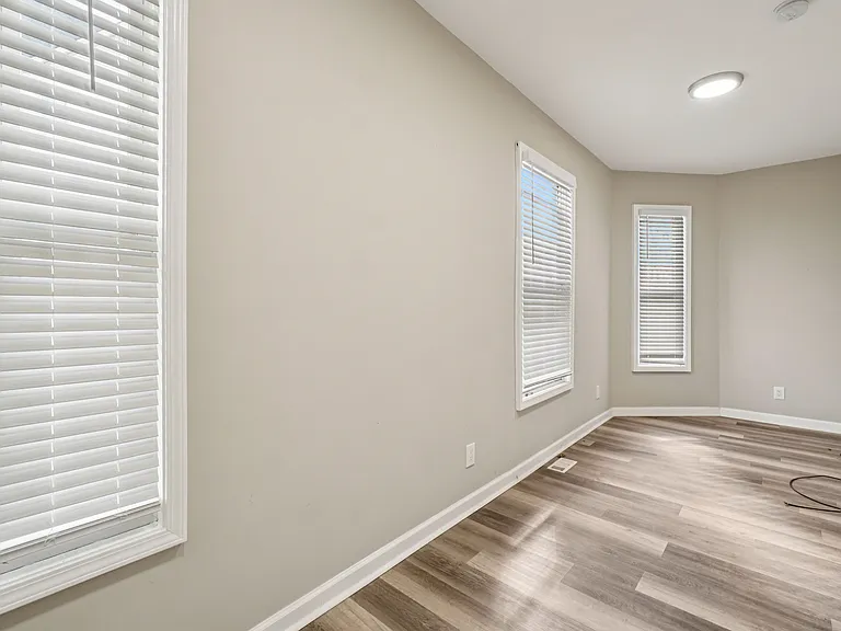 3820 Wabash St — Photo 5