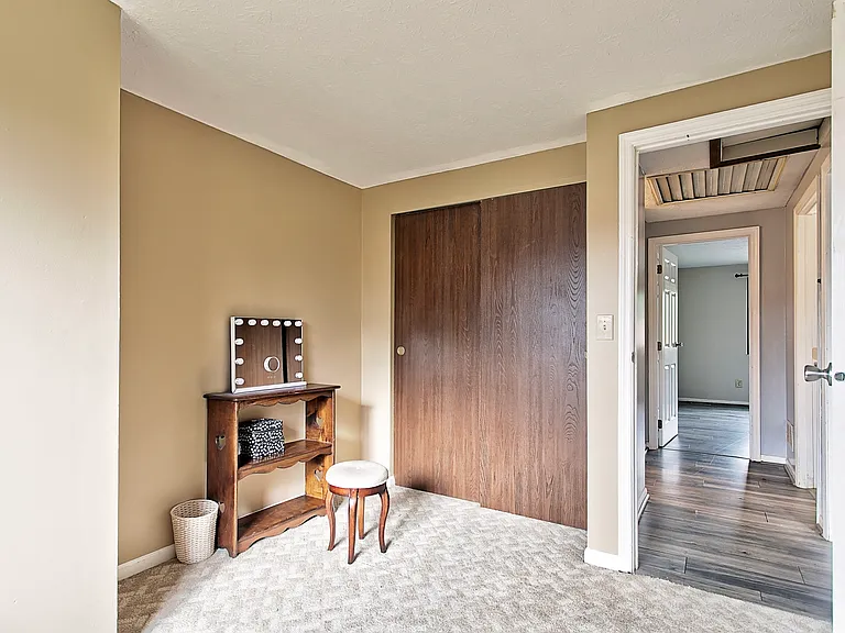 464 Vancover Ct — Photo 13