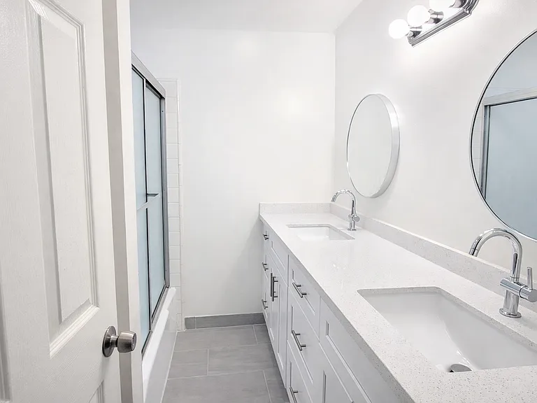 6433 Shirley Ave — Photo 11