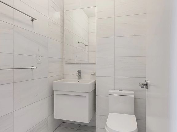 5th image of 192 Lenox Ave #B