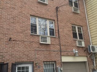 25 Wyona St, Brooklyn, NY 11207