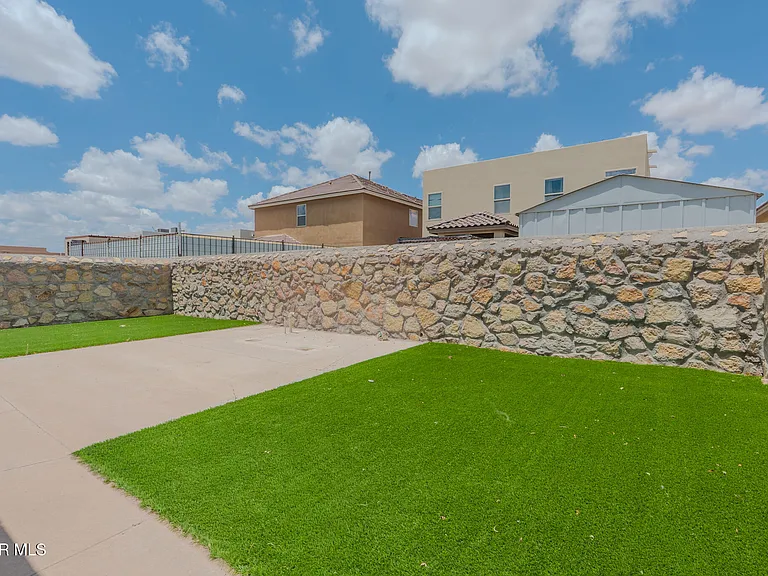 12485 Knightsbridge Dr — Photo 41