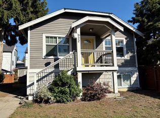 922 N 102nd St, Seattle, WA 98133