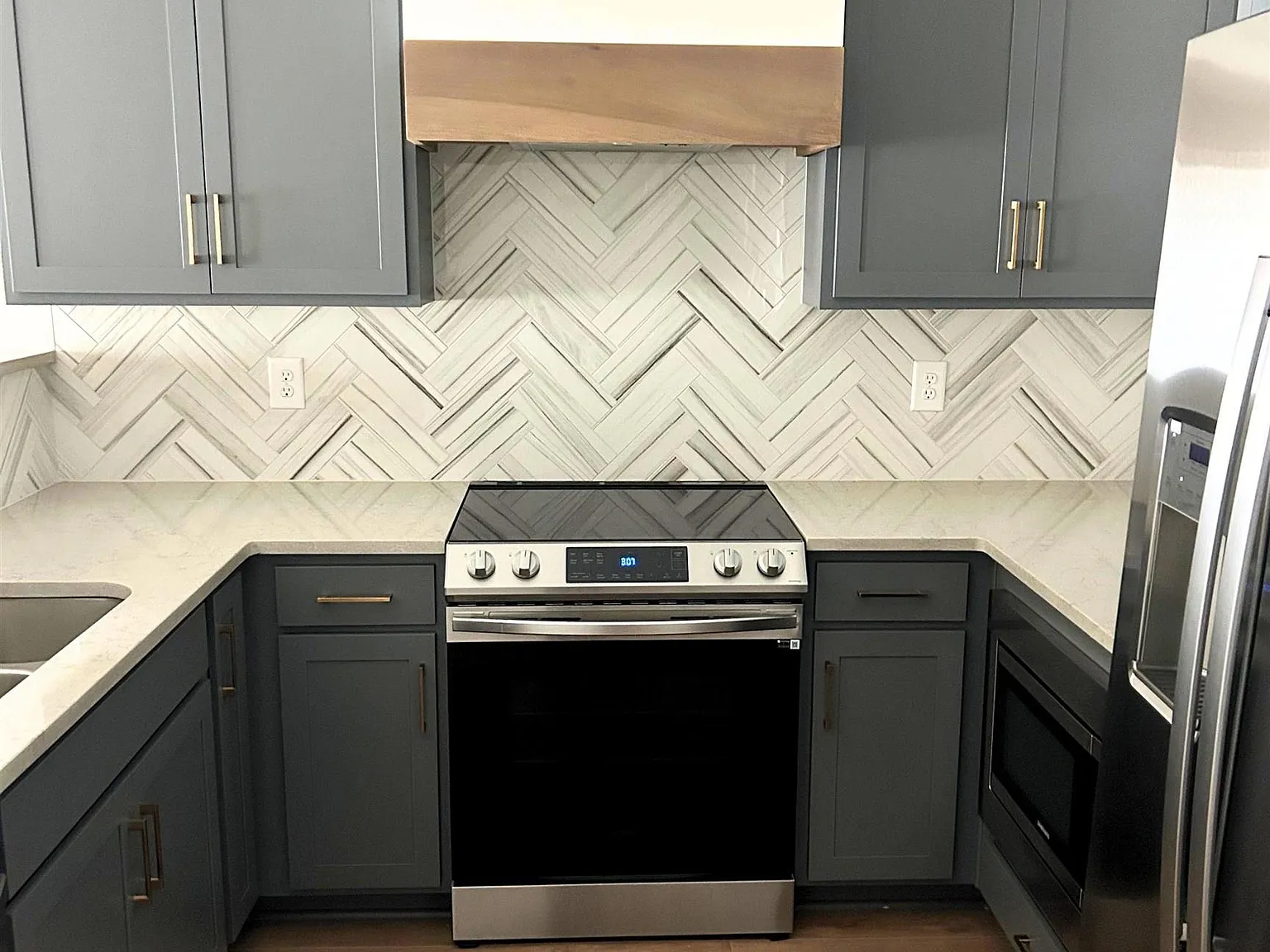 3 bed, 3.0 bath, $2,350 — Photo 4