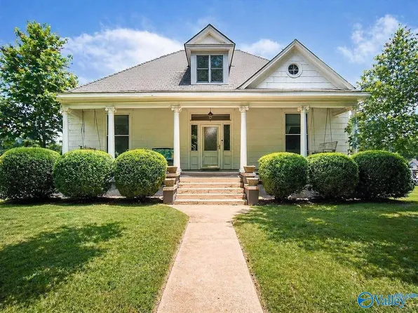 25374 Children St, Elkmont, AL 35620
