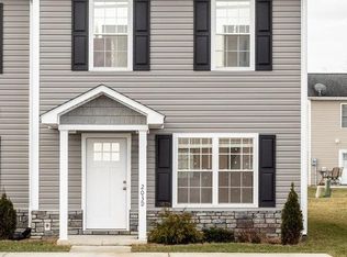 203 15th St #D, Grottoes, VA 24441