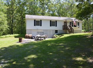 292 Well Rd, Greeley, PA 18425