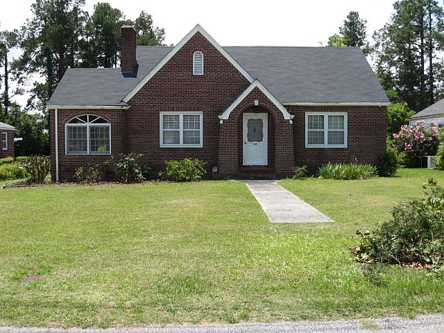 1st image of 585 Highland St