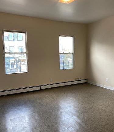 2nd image of 4 Jones Pl