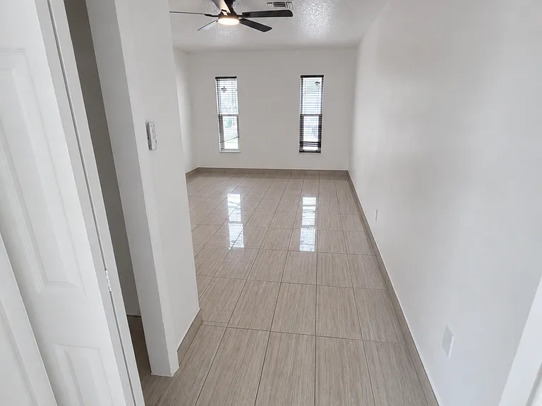 3416 W Wallcraft Ave — Photo 12
