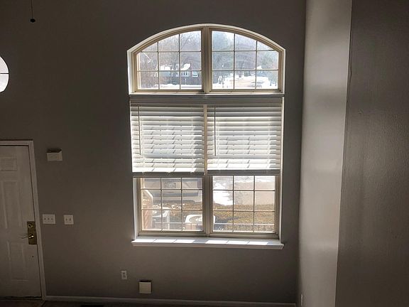 3rd image of 170 Club House Cir