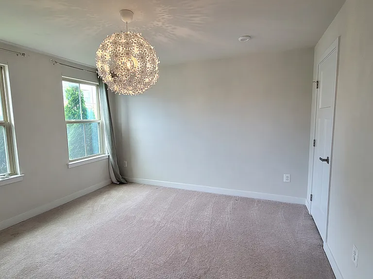 8663 Shady Pines Dr — Photo 4
