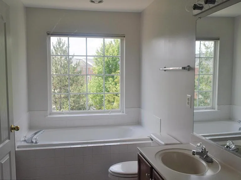 13108 Park Crescent Cir — Photo 22