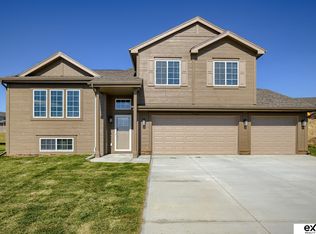 5304 Helwig Ave, Papillion, NE 68133