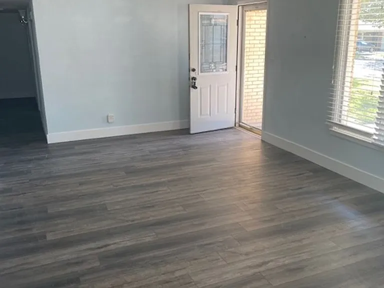 4300 Mackey Dr — Photo 11