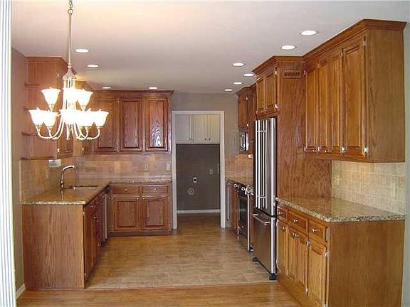 4th image of 345 Ranchwood Manor Dr