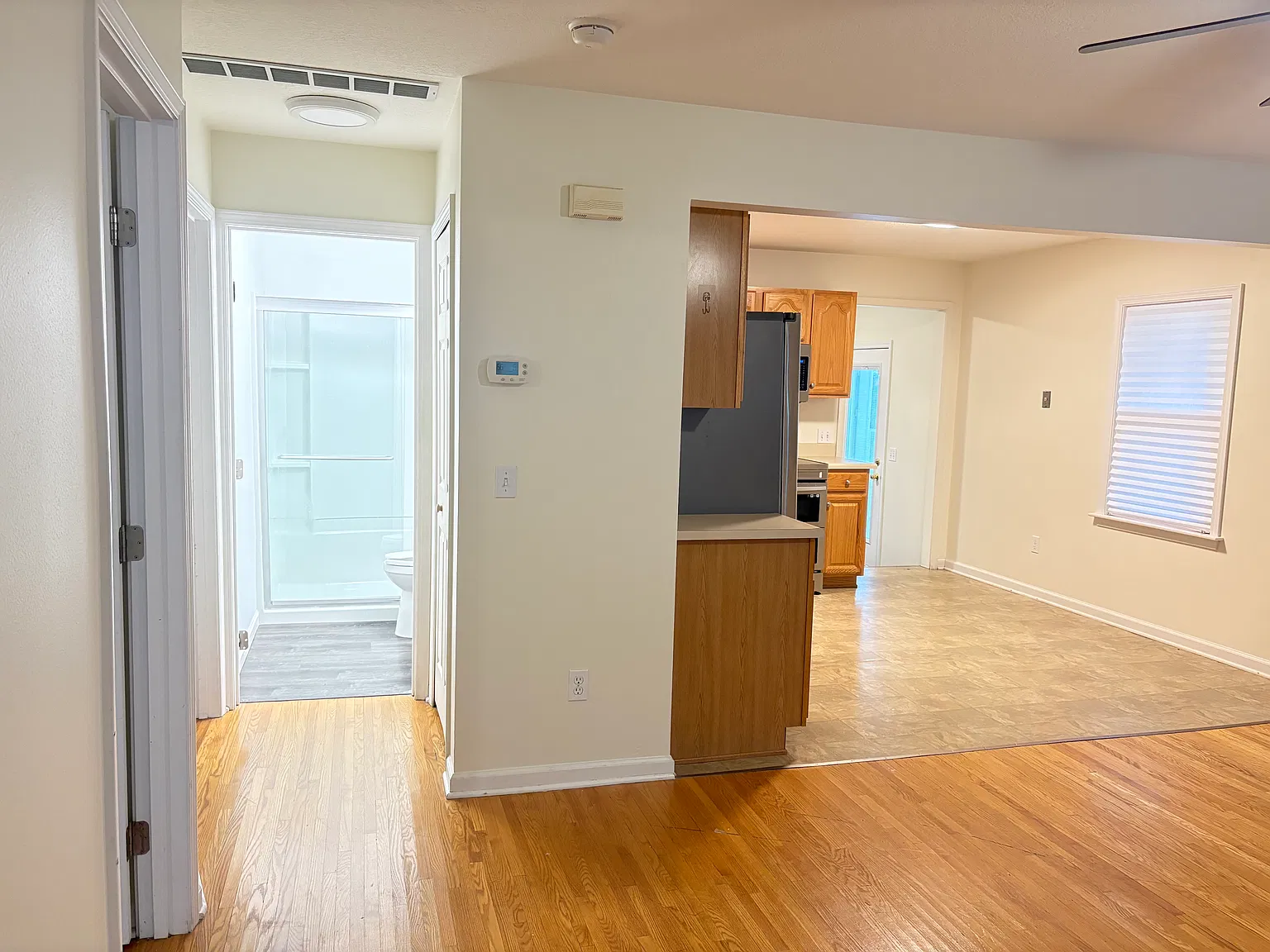 3 bed, 1088 sqft, $1,350 — Photo 3